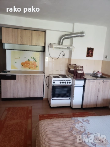 Давам напълно обзаведена таванска с климатик и гледка!, снимка 16 - Апартаменти - 53912878