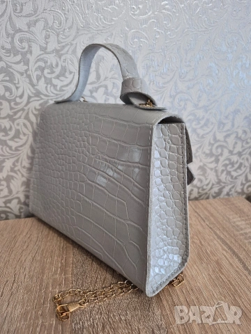 Малка дамска чанта, снимка 2 - Чанти - 54319439