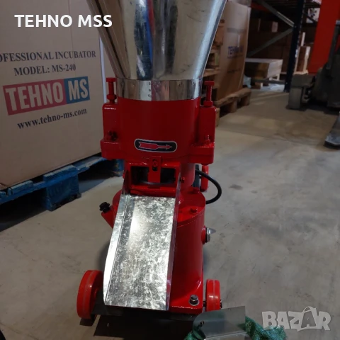 Преса, Гранулатор за фураж KL-140 /3кВт/1400 об/мин/ 1 матрица 4мм, снимка 3 - За селскостопански - 43462583