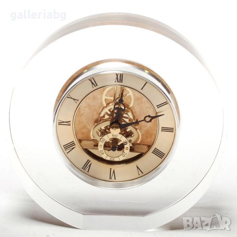 Елегантен стъклен часовник 