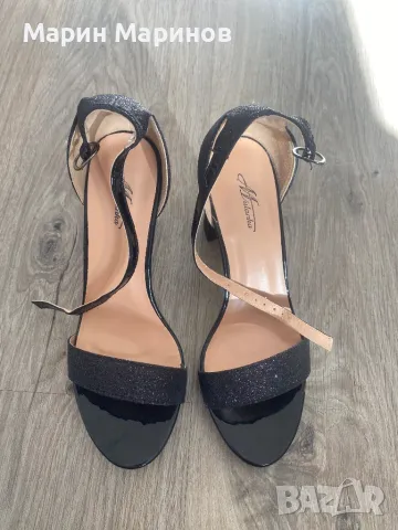 Дамски сандали на ток