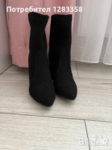 Чисто нови велурени боти 34 номер, снимка 2 - Дамски боти - 52904015