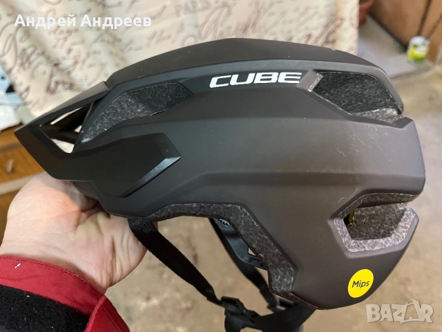Каска CUBE STRAY Black M