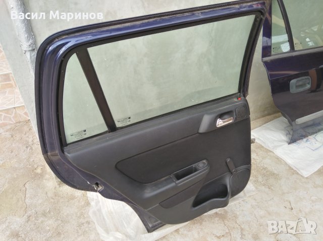 Продавам задни врати за Opel Astra 1.6 Ecotec комби (Опел Астра Полицейска) части, снимка 5 - Части - 32116305