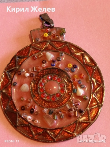 Красив медальон с кристали ADAYA емайл АРТ БИЖУ 18857, снимка 2 - Колиета, медальони, синджири - 52548437