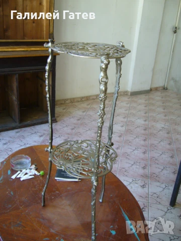 Старинен Метален Цветарник - Чугунен, снимка 3 - Антикварни и старинни предмети - 50509315