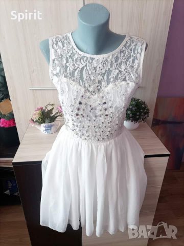 Бяла рокля , снимка 1 - Рокли - 42752163