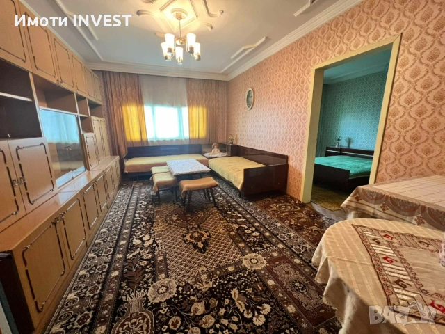 Четиристаен Тухлен Апартамент с Гараж в кв. Вароша