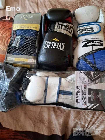 Боксови ръкавици 