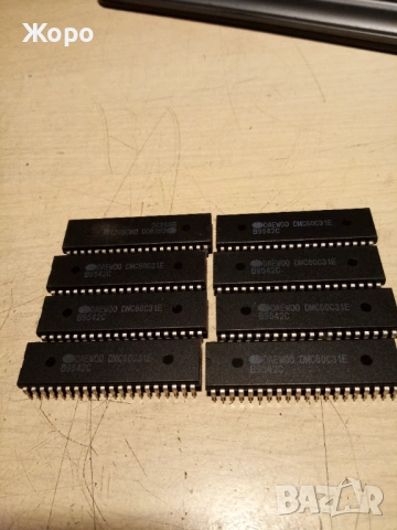 CMOS еднокомпонентен 8-битов микрокомпютър DMC60C31E