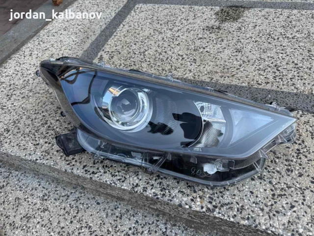 Десен фар KOITO Тойота Ярис Toypta Yaris 2023 само за 300лв. броя 81170-K0060, снимка 2 - Части - 51141870
