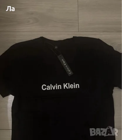 Дамски тениски Calvin Klein, снимка 2 - Тениски - 56185425