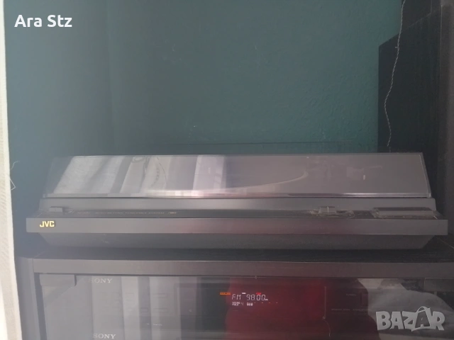 Грамофон JVC.