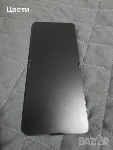 Samsung Galaxy Z Flip 8