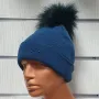 Нова зимна дамска шапка с подгъв и камъчета с пух/помпон, снимка 1