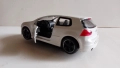 Volkswagen Golf GTI Bburago - Мащаб 1:32, снимка 3