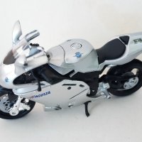 Bburago MV Agusta F4 - Мащаб 1:18, снимка 2 - Колекции - 42774582