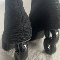 Черни обувки на ток, снимка 2 - Дамски обувки на ток - 44805133