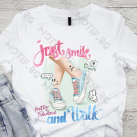 Дамска тениска Motif с цветна щампа кецове / just walk and smile / лято, снимка 1 - Тениски - 44758197