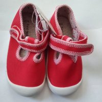 Обувките GEORGE, снимка 1 - Детски пантофи - 31955517