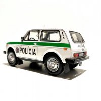 ВАЗ 2121 Lada Niva 4X4 "Policia" полиция Словакия 1993 - мащаб 1:43 на IST Models моделът е нов в PV, снимка 3 - Колекции - 31453928