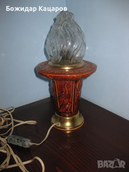 Стара настолна лампа- Москва - 80.Цена- 48 лева. Пращам по Еконт. За София, може и лично да си я взе, снимка 1