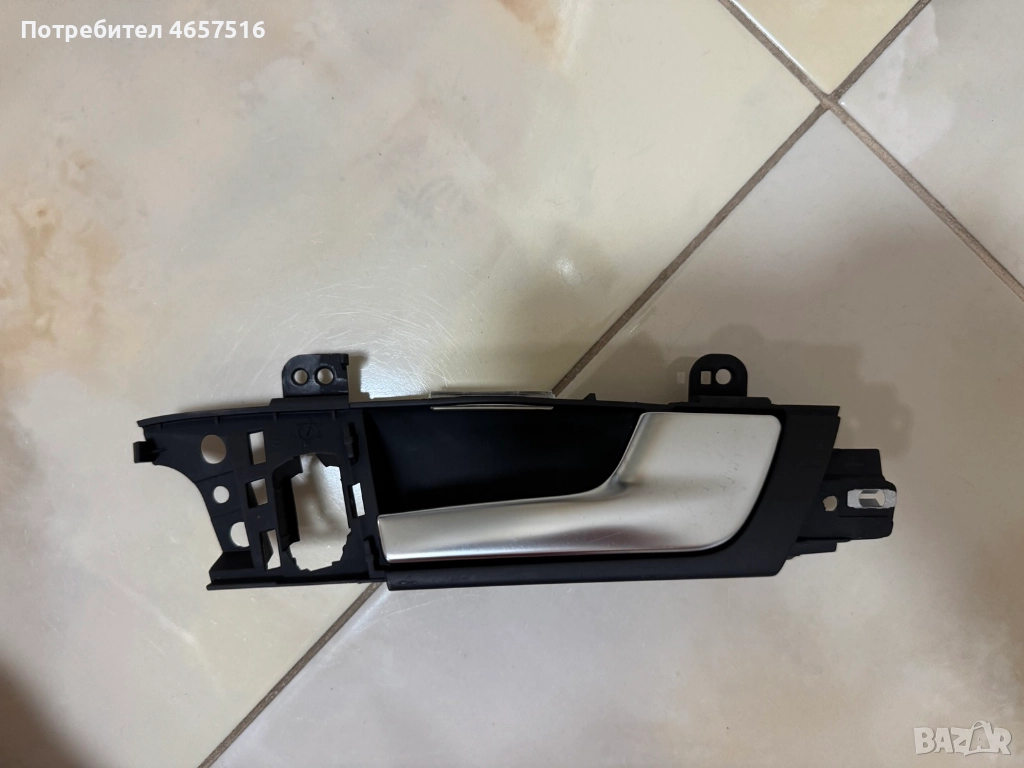 Вътрешна дръжка на предна дясна врата с подсветка на Ауди Audi A3 само за 30лв. 8P4837020E, снимка 1