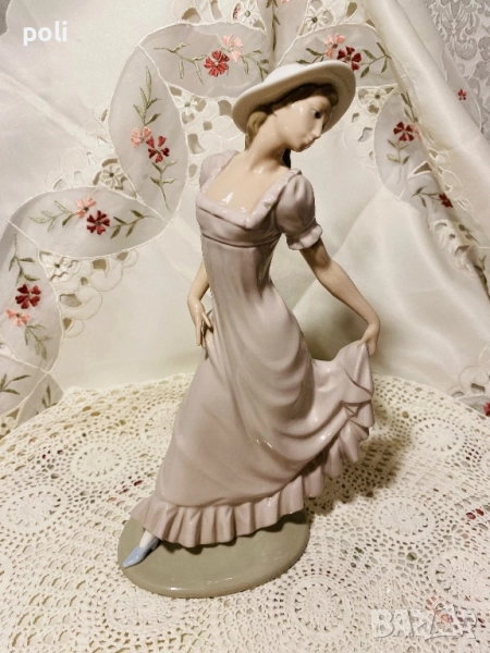 порцеланова статуетка Nao, снимка 1