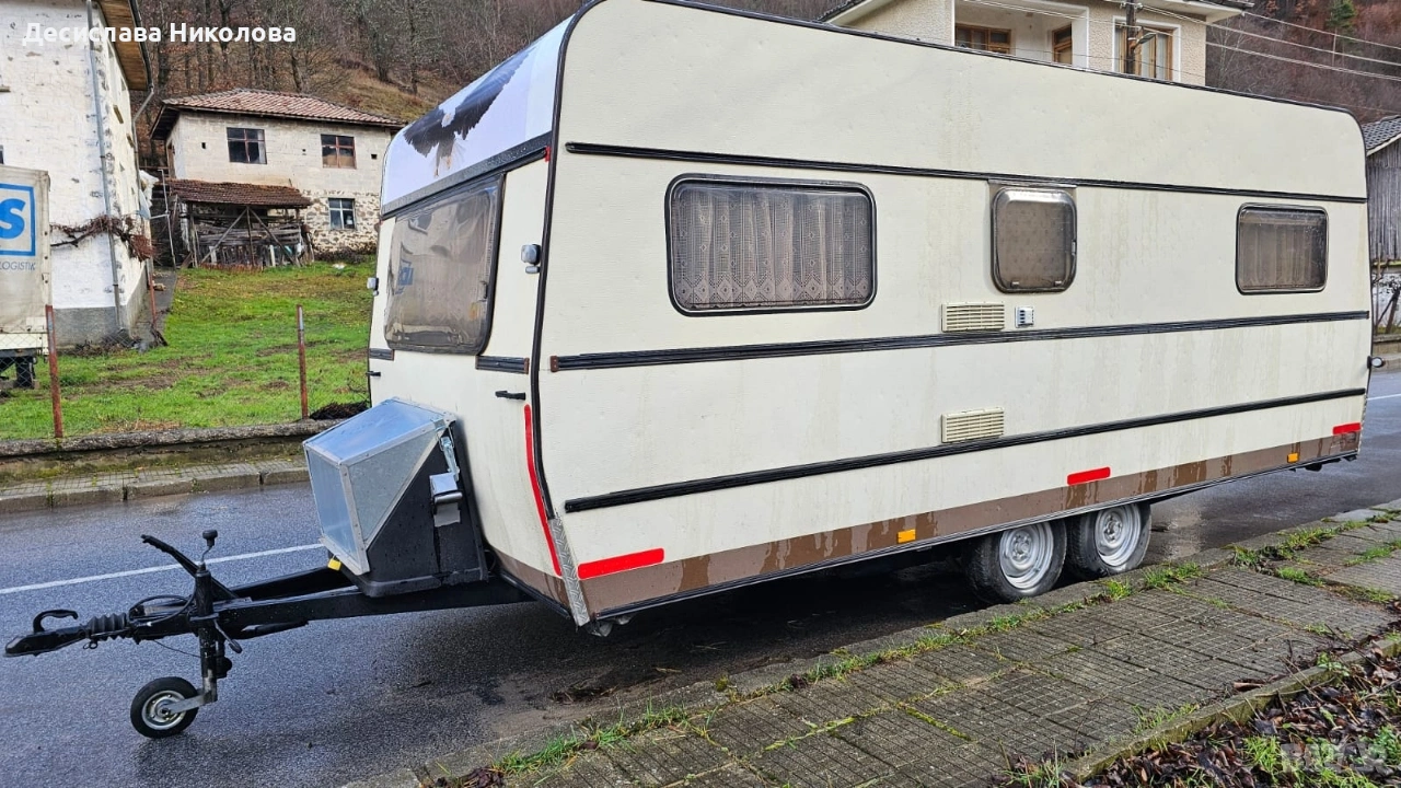 Каравана с външна тента, снимка 1