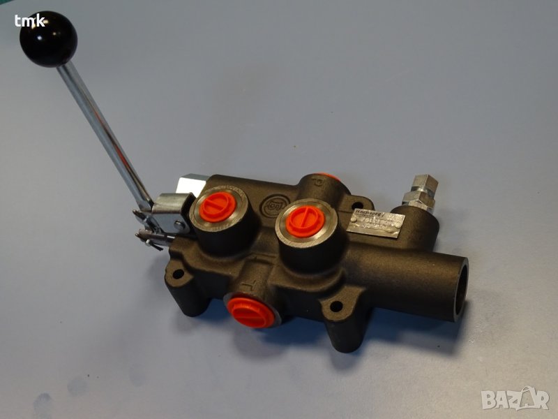 Хидравличен разпределител ръчен за цепачки "Бъдещност" P81/A2-G 1секция, снимка 1