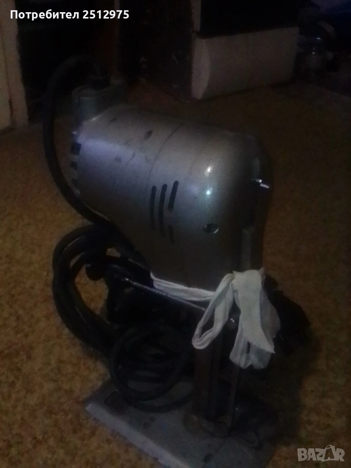 шивашка машина за рязане на плат , снимка 1