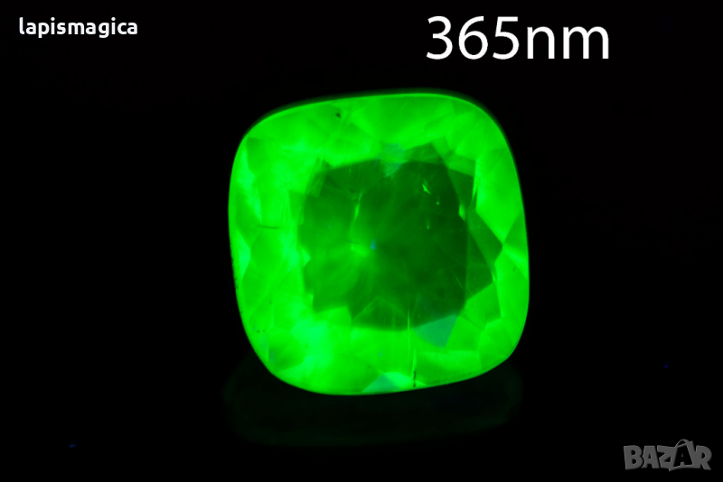 Хиалитен опал 0.67ct 5.8mm cushion шлифовка флуоресцентен, снимка 1