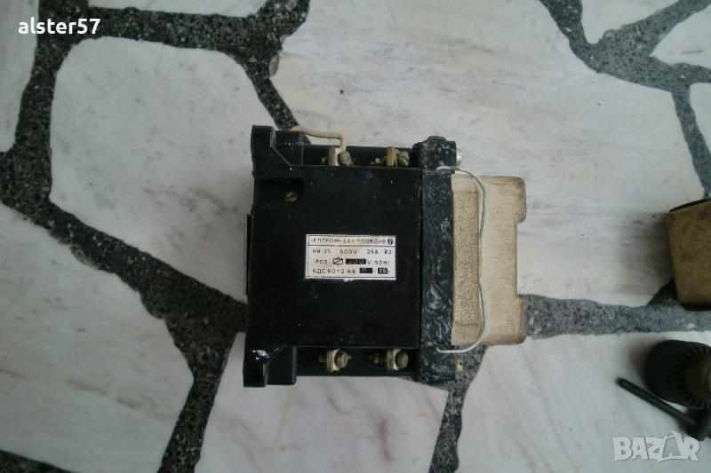 Контактор КВ-25, снимка 1
