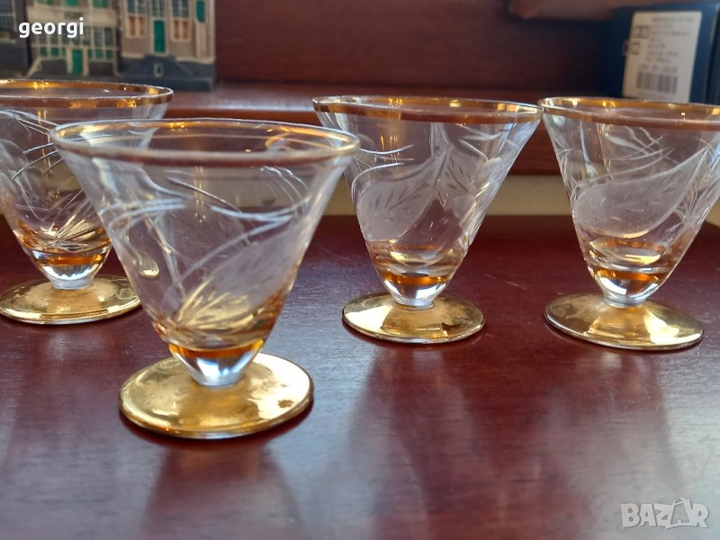 гравирани чаши за ракия със златен кант, снимка 1