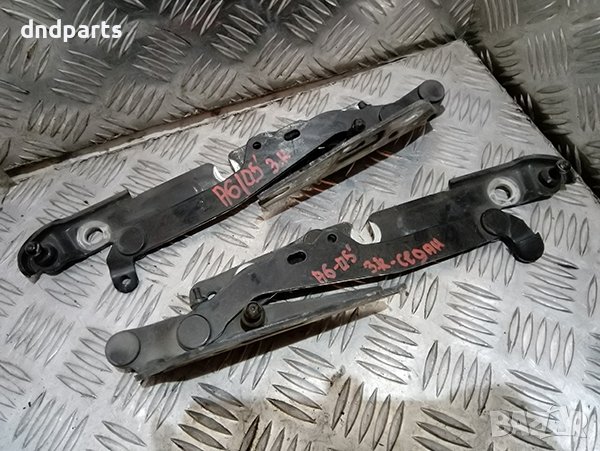 Панти преден капак за Audi A6, 2005г., снимка 1