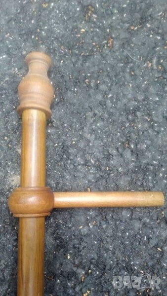 Дървен курниз със струговани орнаменти, снимка 1