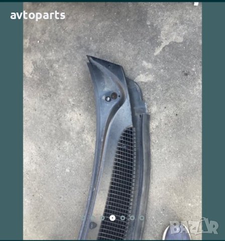 Chrysler voyager 2004година лайсна под предно стъкло, снимка 4 - Части - 40397246