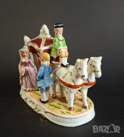 Порцеланова фигурка на каляска с дама и кавалер, снимка 2 - Статуетки - 54292803