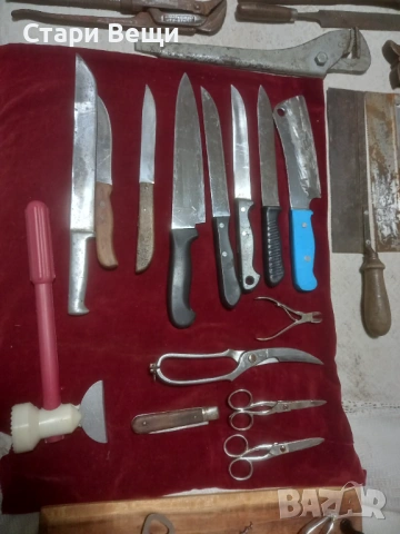 Стари ножове сатъри брадви 