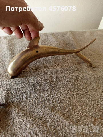 бронзова фигура " делфин" и две кашпи