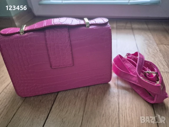 Малки чанти и раници, снимка 4 - Чанти - 44185548