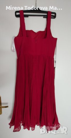 Коктейлна рокля от шифон с квадратно деколте с дължина до коляното и плисирани, снимка 4 - Рокли - 36677600