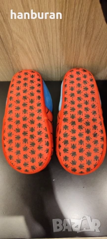 Пантофи спайдърмен на H&M, снимка 4 - Детски пантофи - 53284176