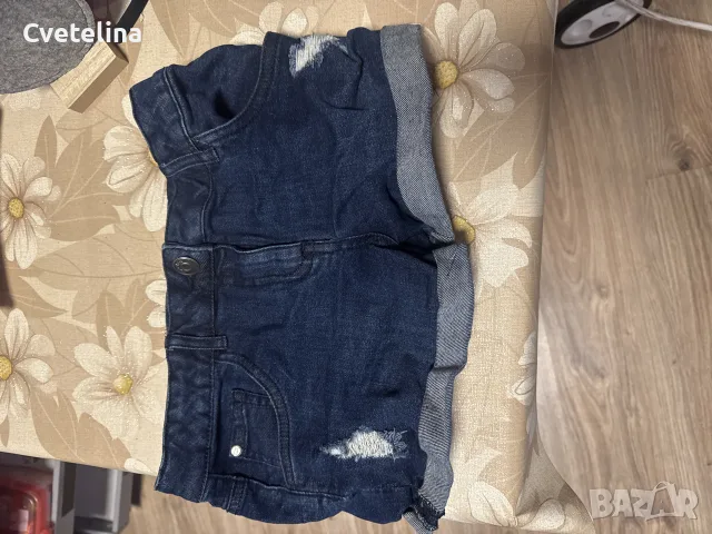 Продавам чисто нови дамски къси дънки размер S,M