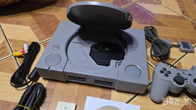 PlayStation (PS1) комплект като ново, Sony SCPН-9002, произведен в Япония, снимка 3 - PlayStation конзоли - 54134453