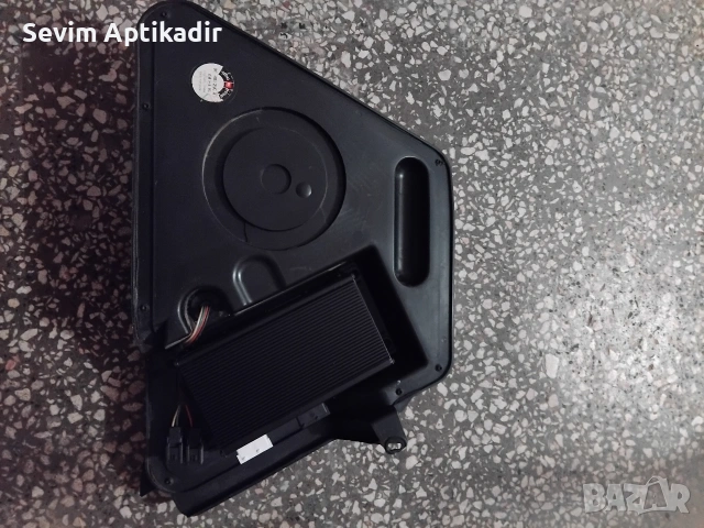 Активен автомобилен субфер JBL , снимка 2 - Тонколони - 54353345
