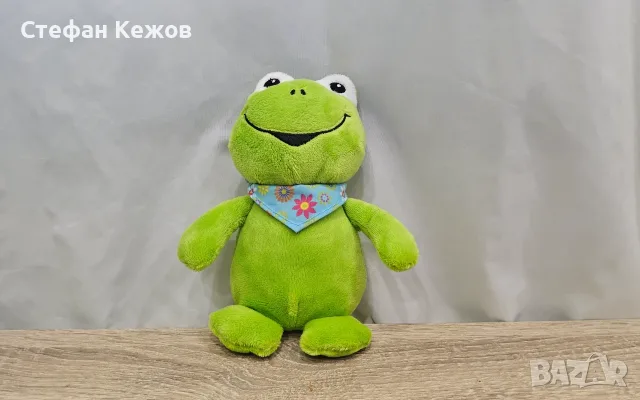 Плюшени зелено жаба