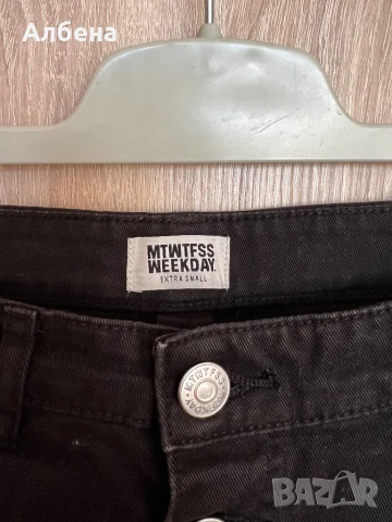 Дънкова пола с копчета Weekday, снимка 5 - Поли - 50917421
