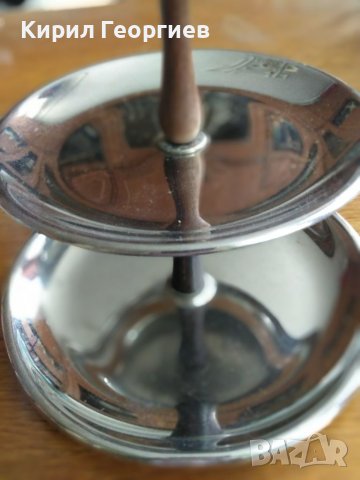 Стара метална бомбониера, може да се използва и за ядки, сладки и др. 