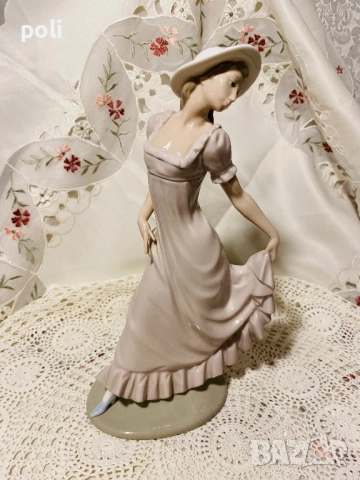 порцеланова статуетка Nao